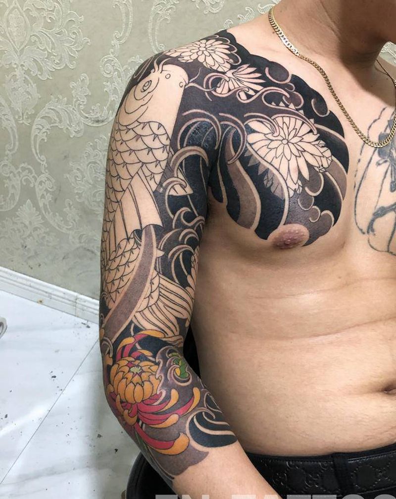 未完纹身图片_手臂胸部老传统纹身图案