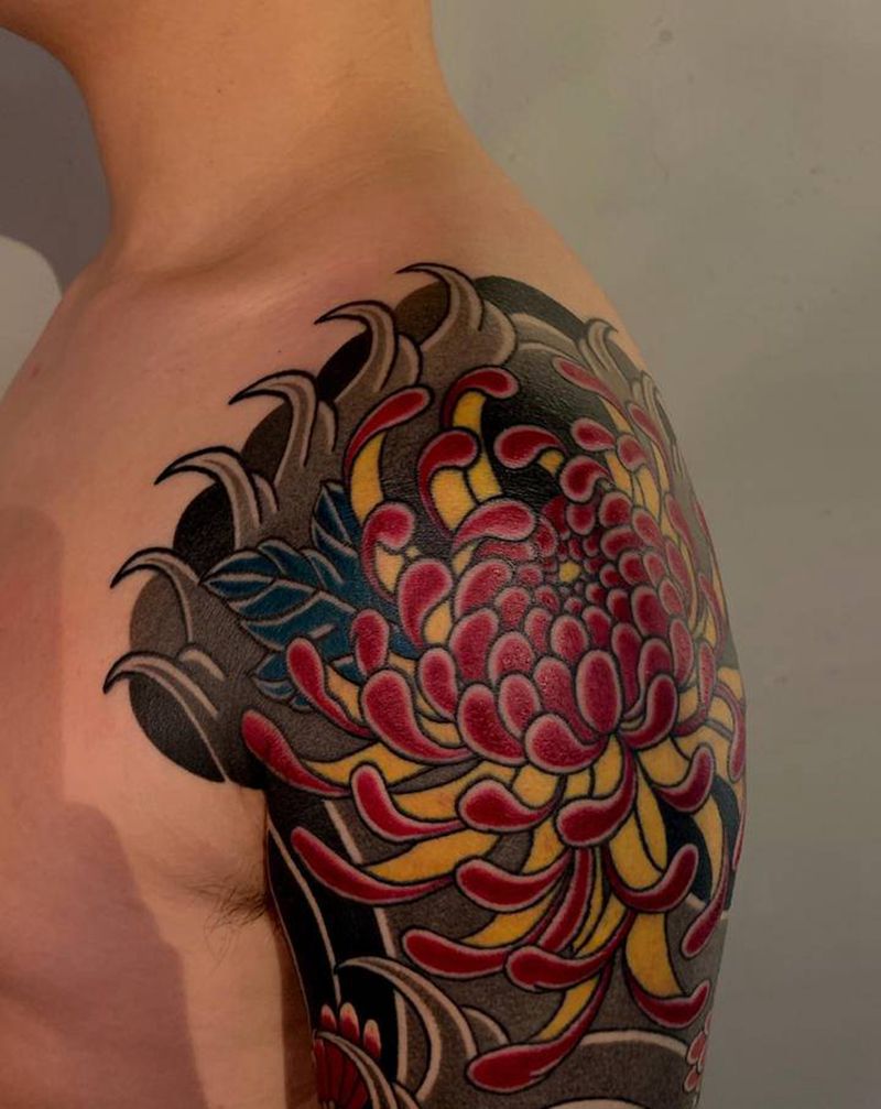 菊花七分臂纹身图片_手臂老传统新传统菊花纹身图案