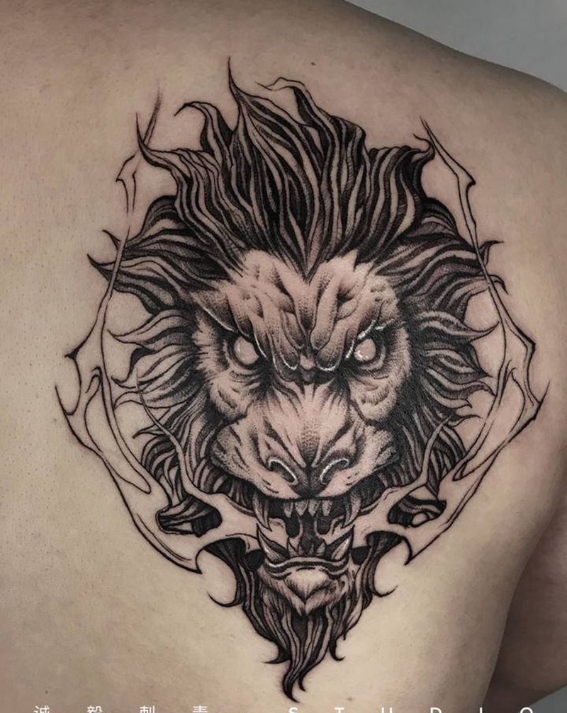 雄狮纹身图片_肩部胸部欧美写实新传统狮子纹身图案