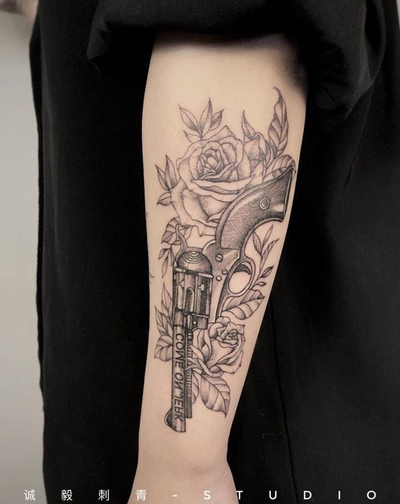 枪花纹身图片_手臂腿部New School欧美写实纹身图案