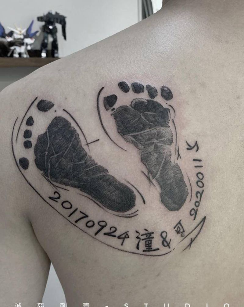 脚丫纹身图片_肩部背部欧美写实点刺纹身图案