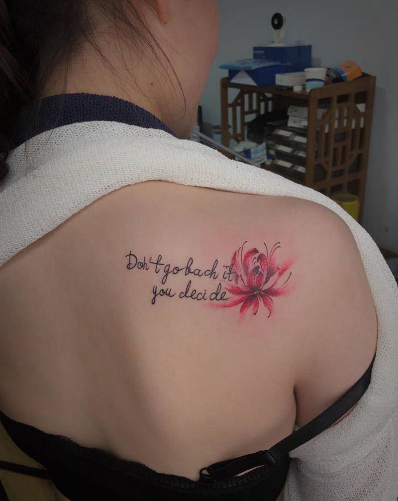 彼岸花纹身图片_背部新传统彼岸花纹身图案