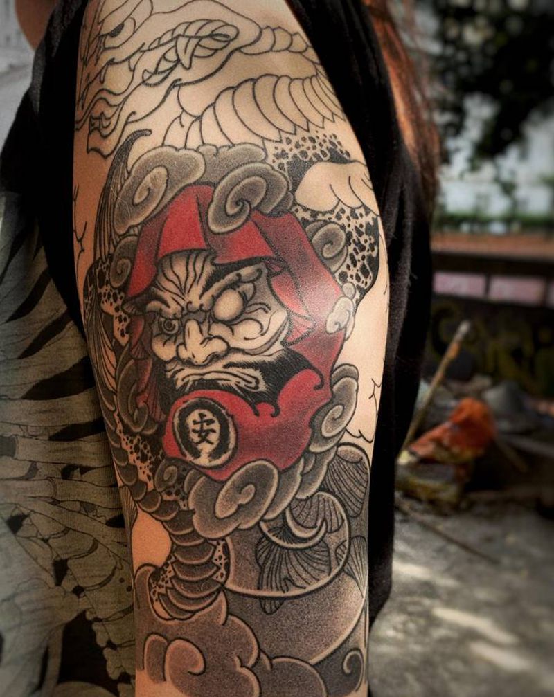 蛇达摩蛋纹身图片_手臂肩部老传统蛇，达摩蛋纹身图案