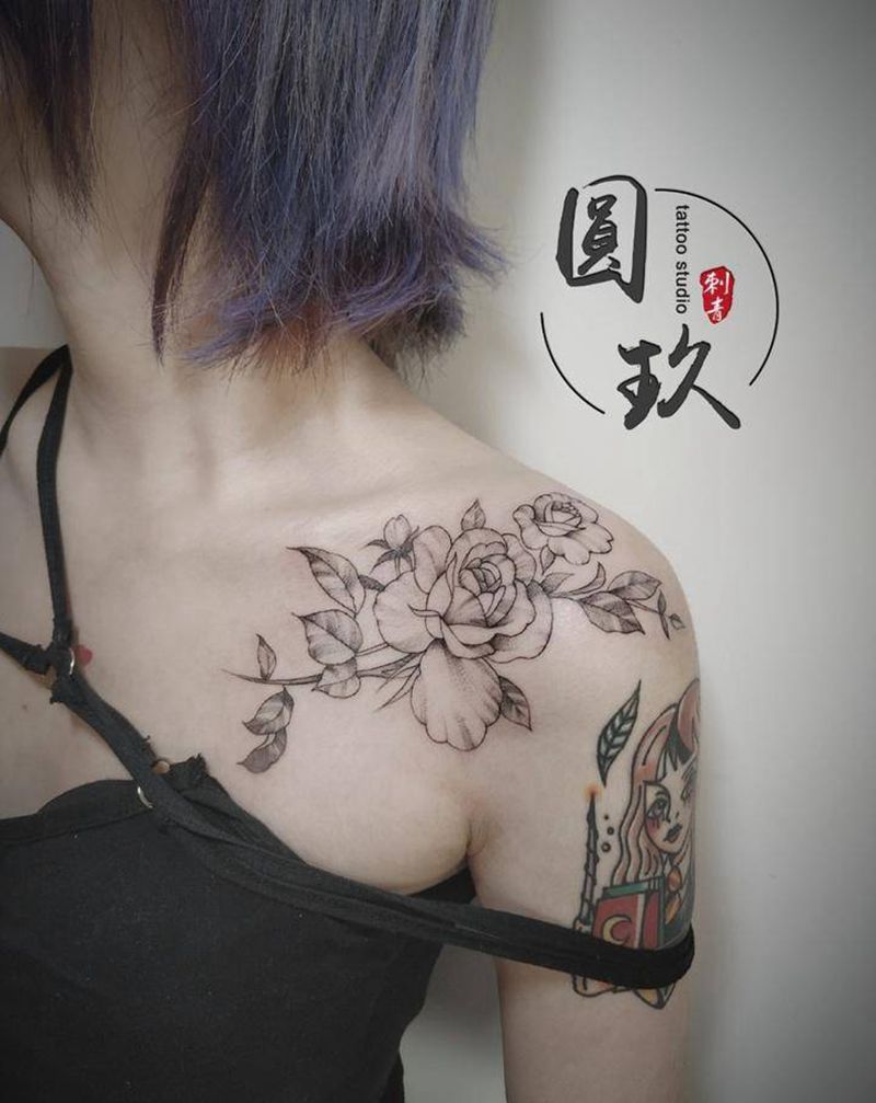 素花作品纹身图片_肩部点刺纹身图案