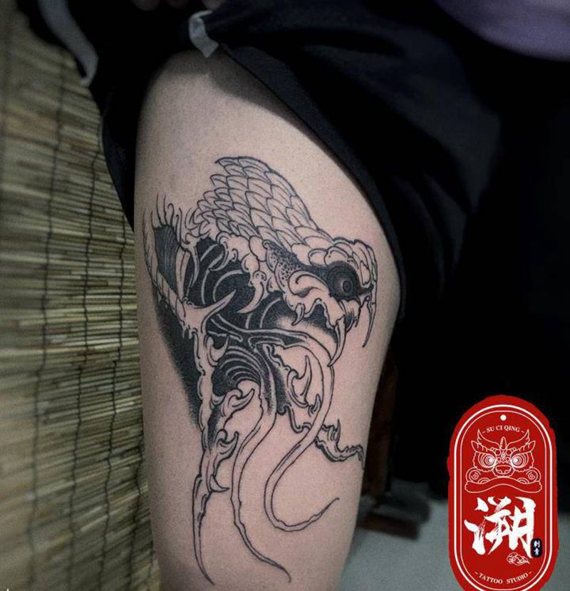 蛇纹身图片_腿部新传统蛇新传统蛇纹身图案