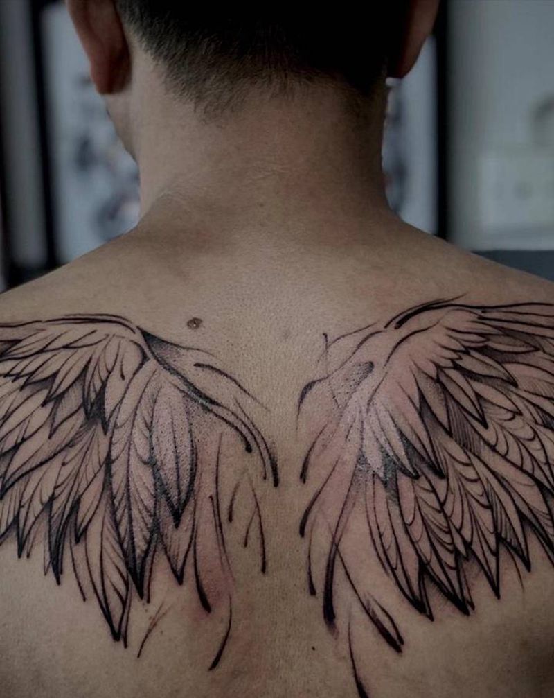 原创速写翅膀纹身纹身图片_背部点刺纹身图案