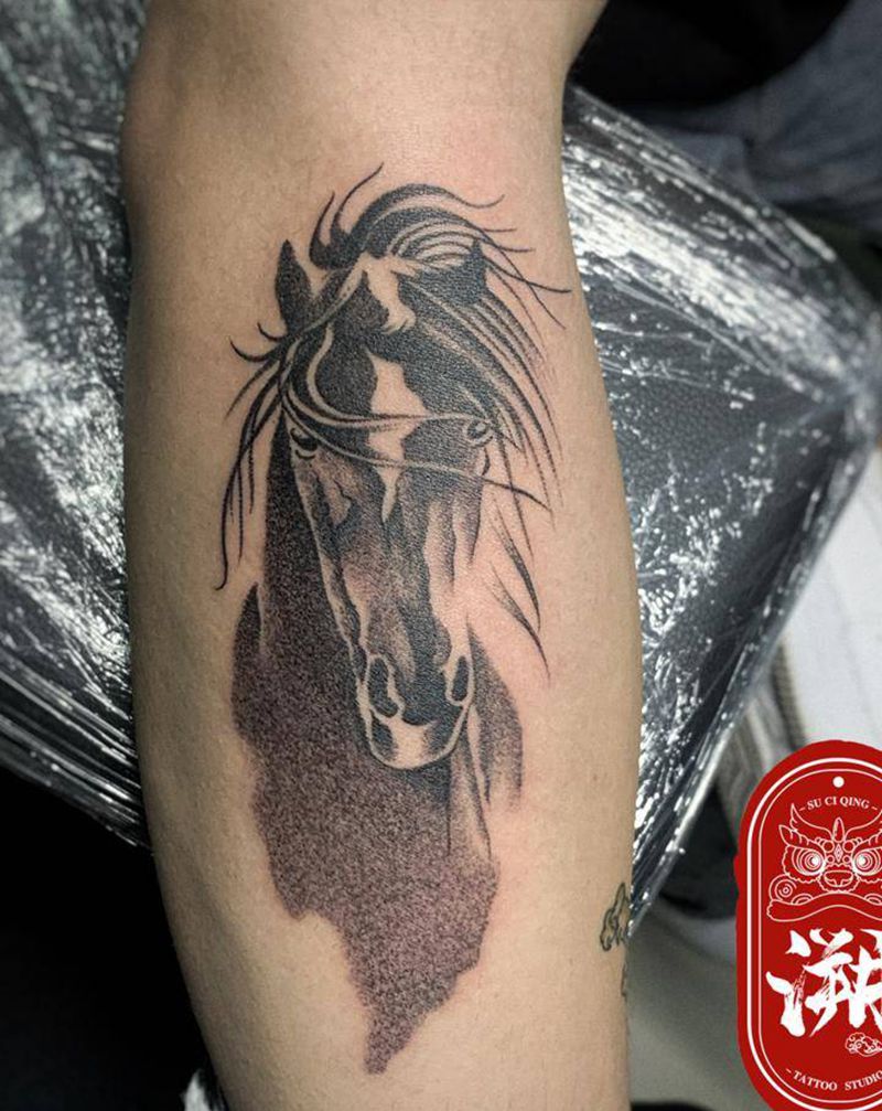 水墨马纹身图片_手臂手部水墨马，水墨马纹身图案