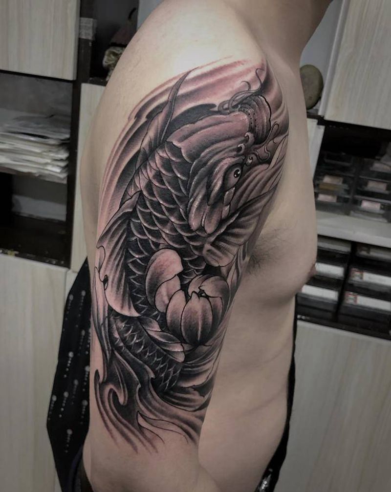 锦鲤纹身图片_手臂新传统纹身图案