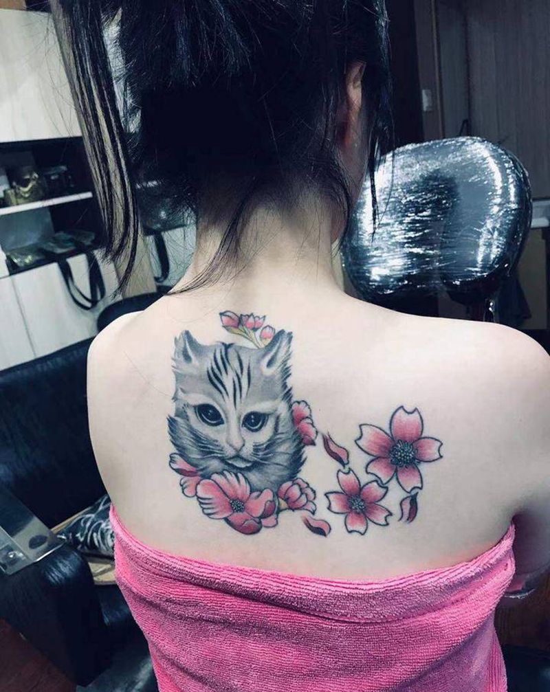 猫咪纹身图片_背部新传统猫纹身图案