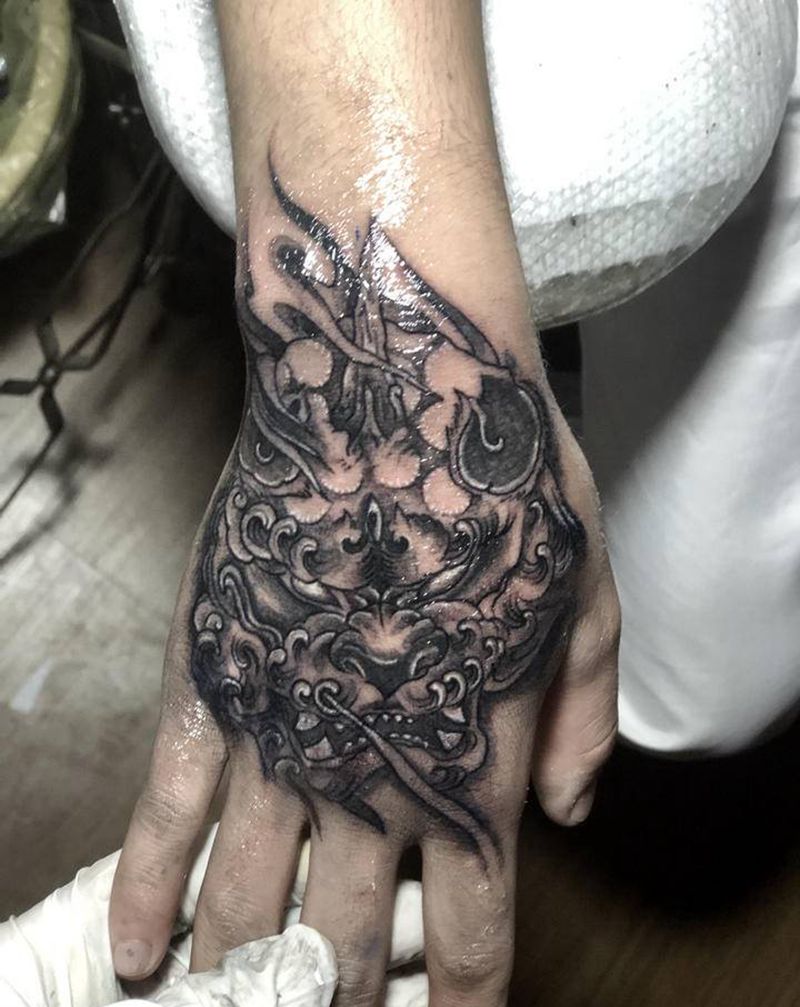 背纹身图片_手部新传统老传统纹身图案