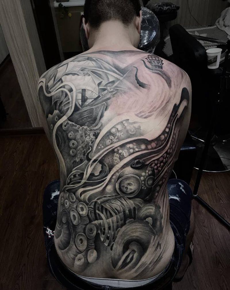 满背(未完待续)纹身图片_背部纹身图案