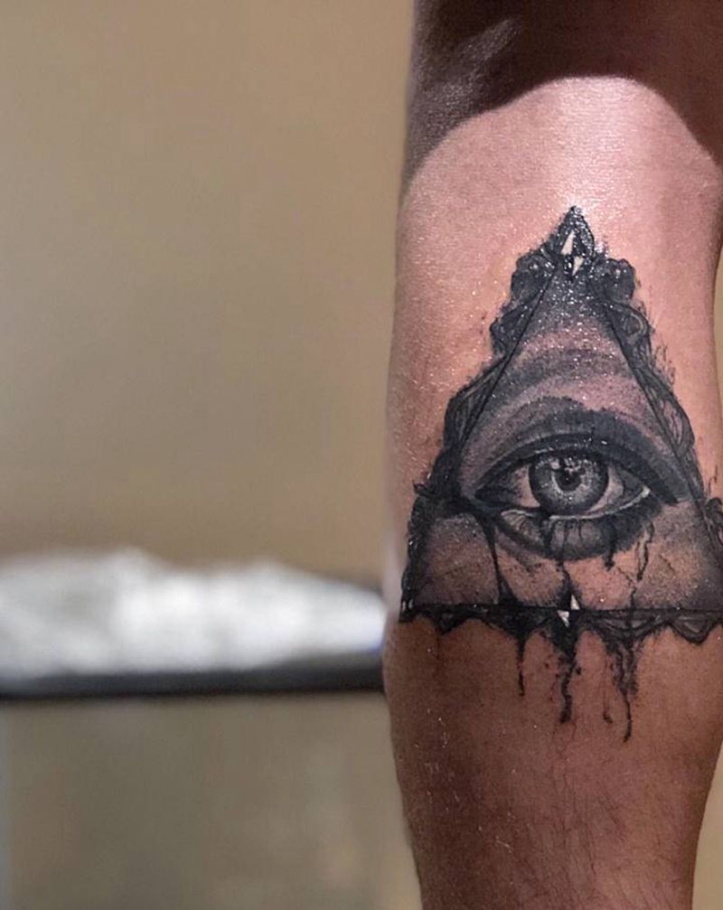 上帝之眼纹身图片_腿部脚部水墨欧美写实全视之眼纹身图案