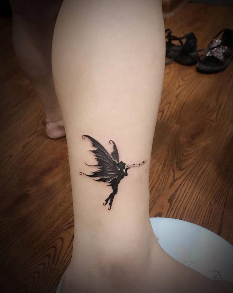 精灵纹身图片_腿部新传统脚裸小精灵纹身图案