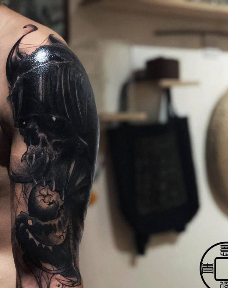 遮盖旧图纹身图片_手臂手部骷髅蛇纹身图案