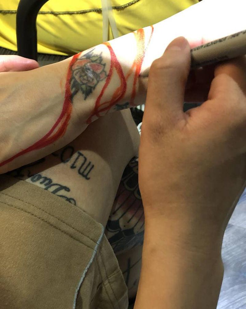 遮盖纹身图片_手部纹身图案