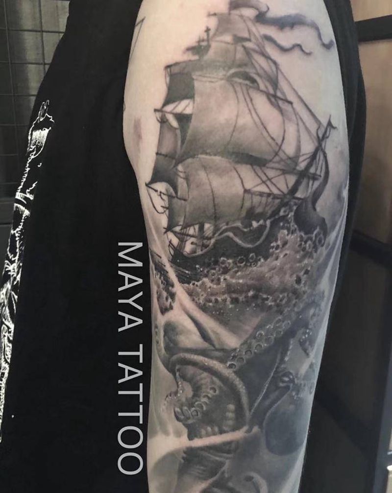 章鱼  帆船纹身图片_手臂手部欧美写实纹身图案