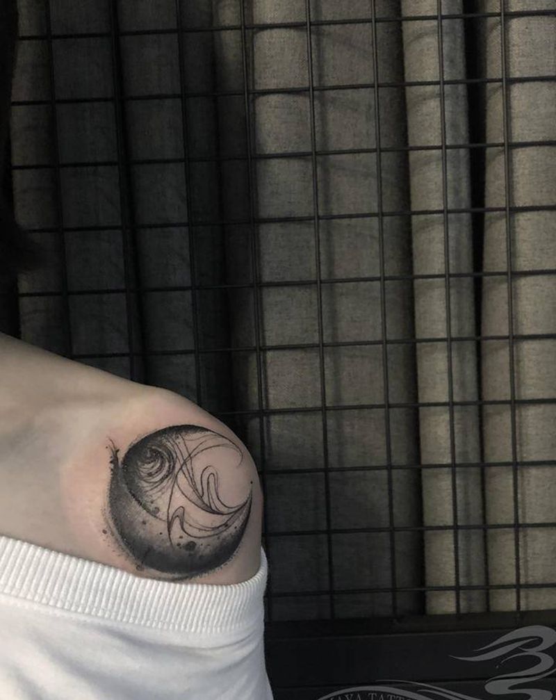 同心纹身图片_肩部纹身图案