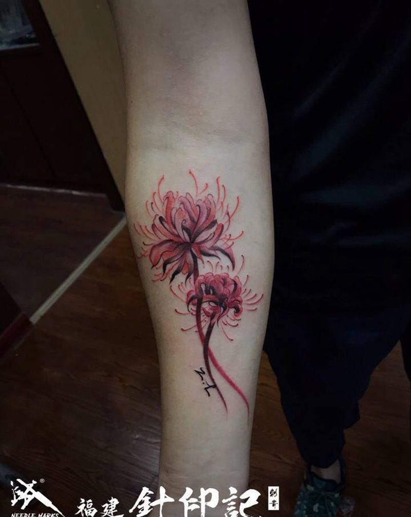 彼岸花纹身图片_手臂新传统彼岸花纹身图案