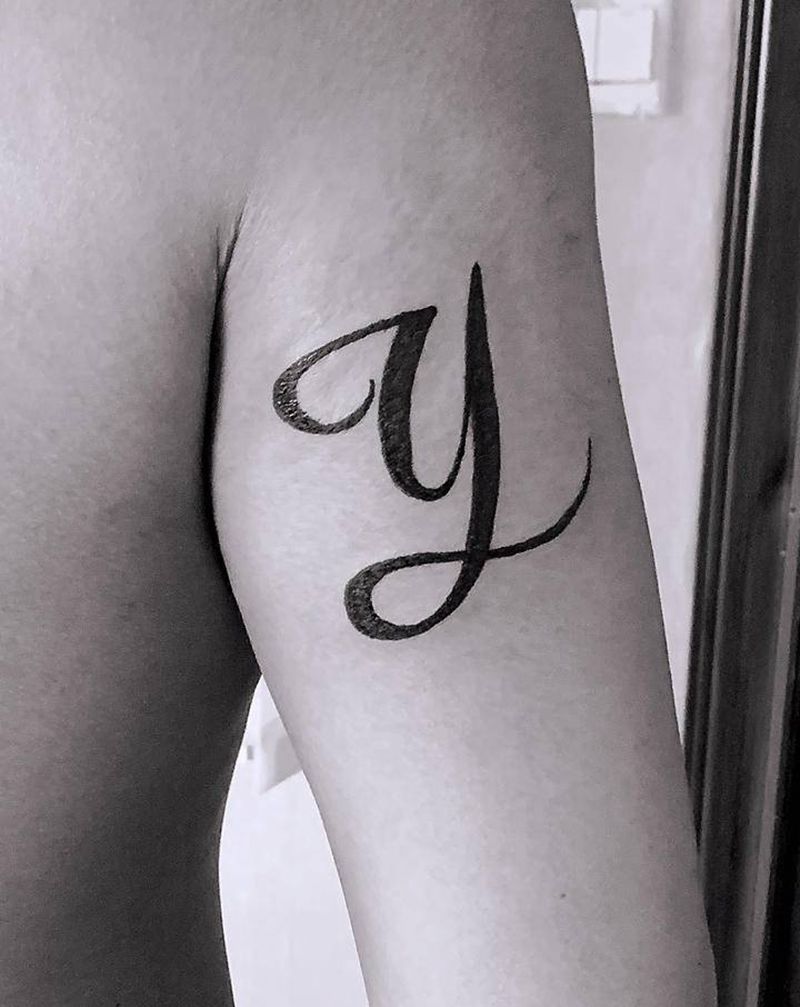 「小清新纹身」纹身图片_手臂几何图腾字母名字纪念纹身图案