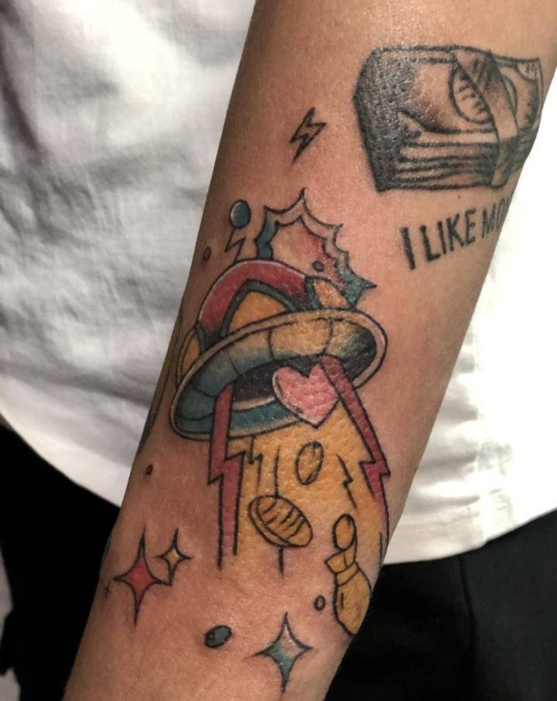 飞碟纹身图片_手臂New SchoolOld School纹身图案