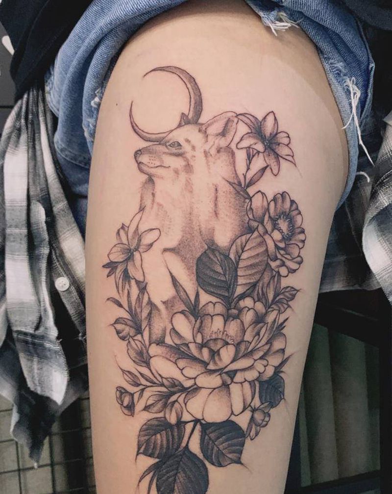 花纹身图片_臀部腿部点刺纹身图案