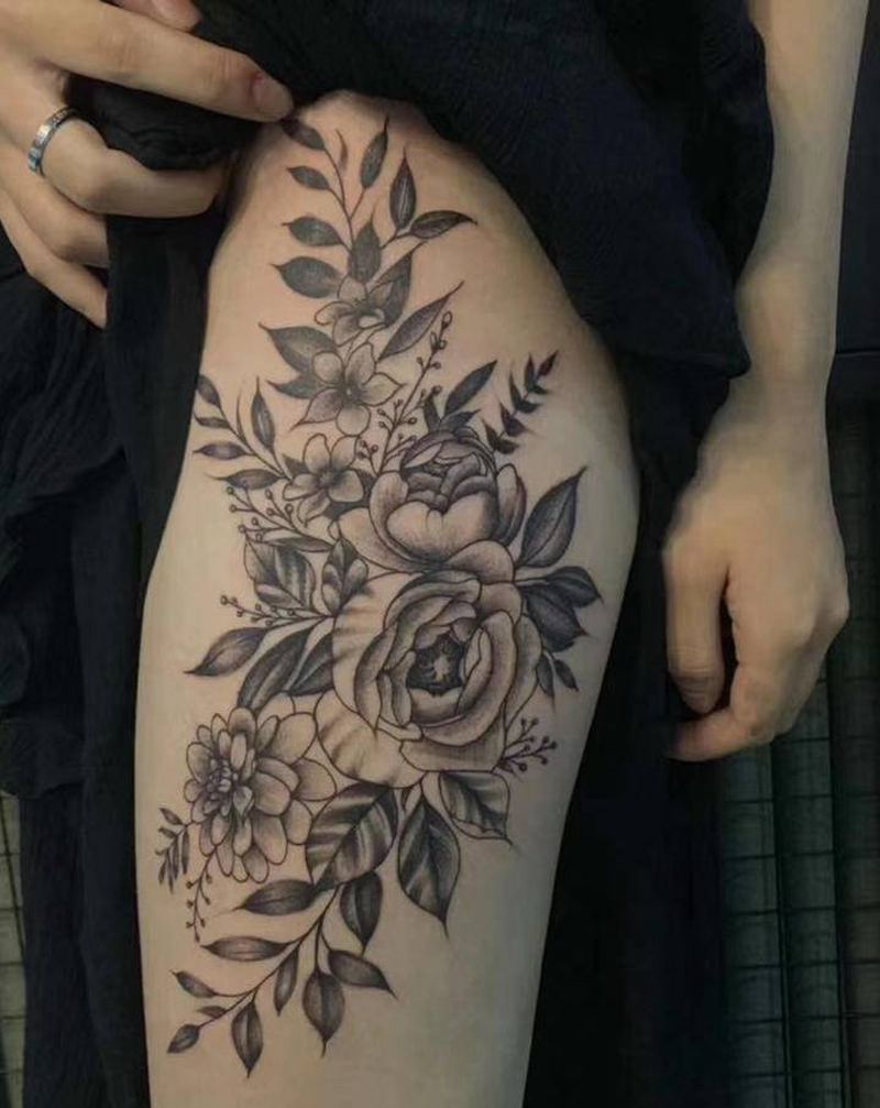 花纹身图片_脚部臀部点刺纹身图案