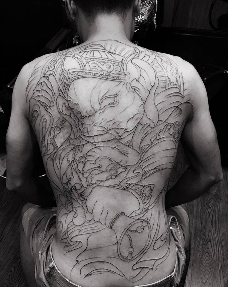 满背线条纹身图片_象神纹身图案