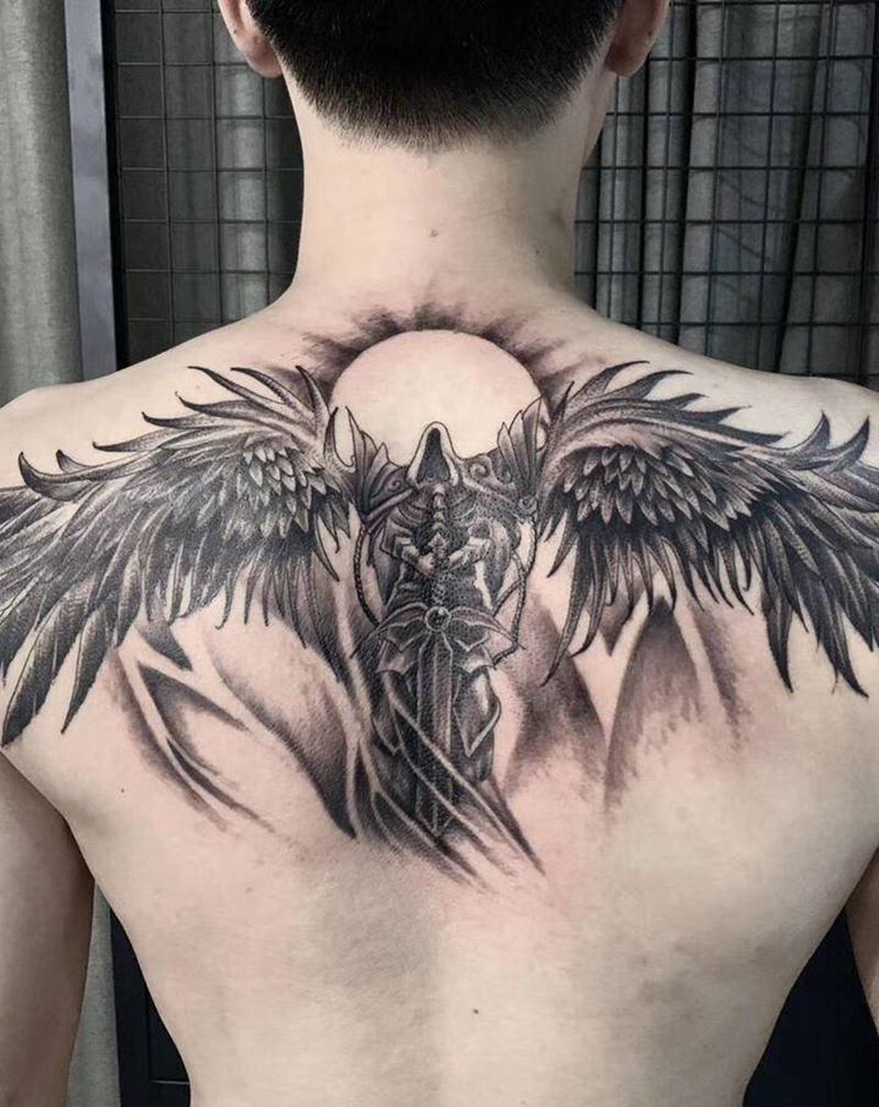 后背翅膀,纹身图片_背部纹身图案