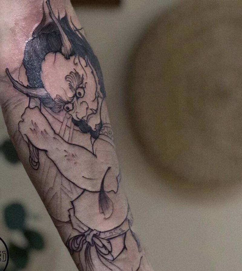 雷神线条纹身图片_手臂手部新传统水墨雷神纹身图案