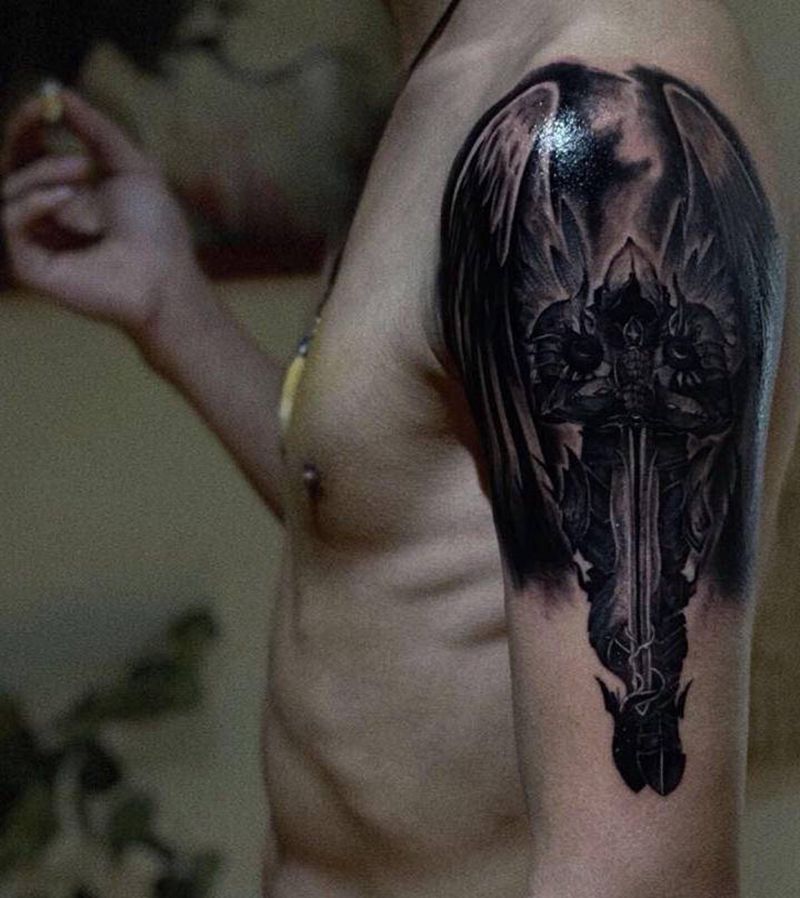 大天使泰瑞尔纹身图片_手部手臂欧美写实水墨暗黑纹身图案