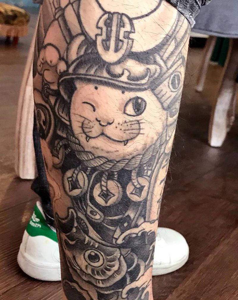 招财猫花腿纹身图片_腿部老传统纹身图案