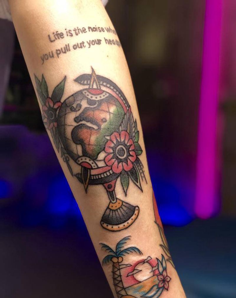 地球仪纹身图片_手臂Old SchoolNew School纹身图案