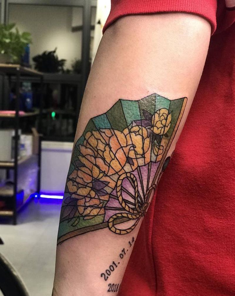 扇子纹身图片_手臂腿部Old SchoolNew School纹身图案