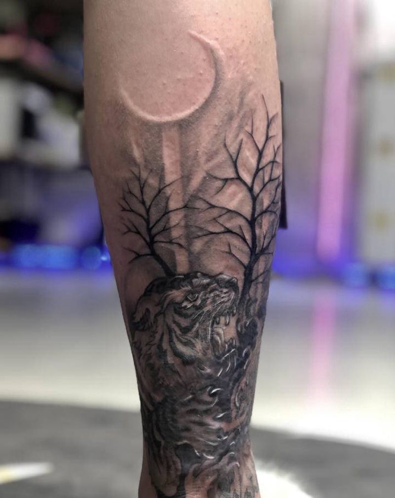 虎纹身图片_手臂腿部欧美写实纹身图案