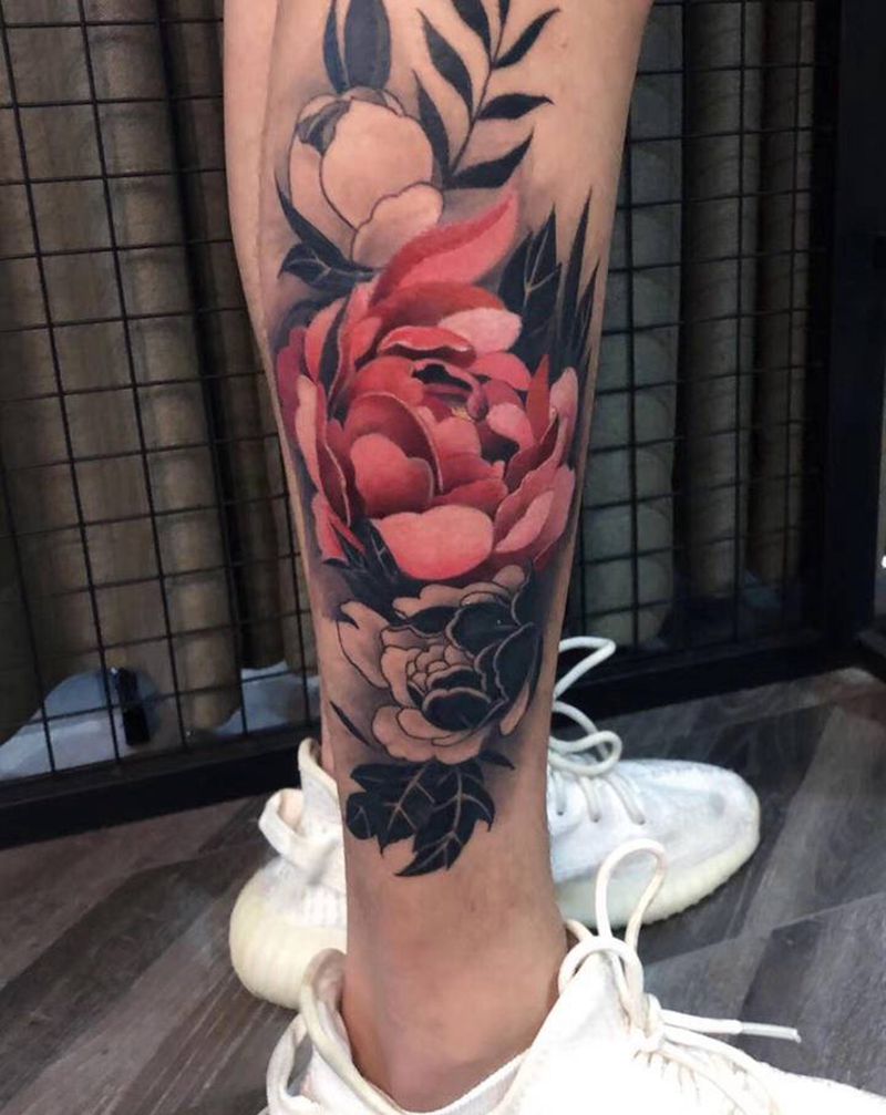 花儿那样红纹身图片_腿部纹身图案
