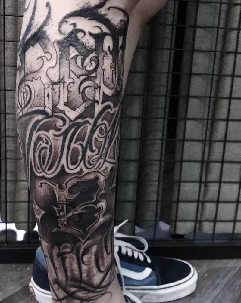 小腿花体字纹身图片_腿部花体字纹身图案