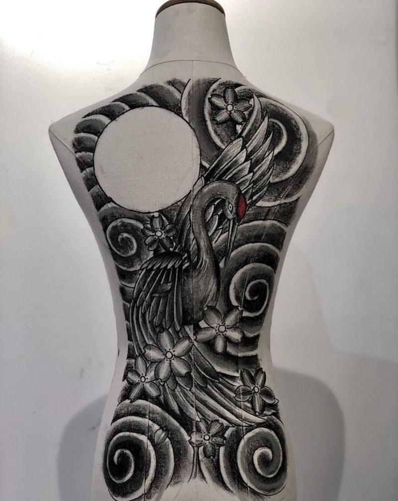 这才是模特纹身图片_背部老传统新传统日式 板雾纹身图案