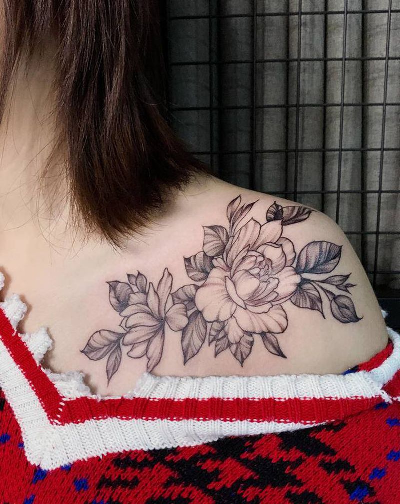 姐妹图，，素花纹身图片_肩部胸部素花锁骨纹身图案