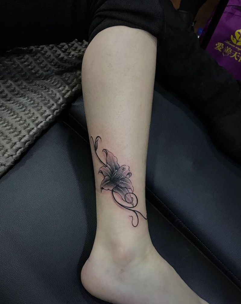 脚裸花纹身图片_腿部新传统花纹身图案