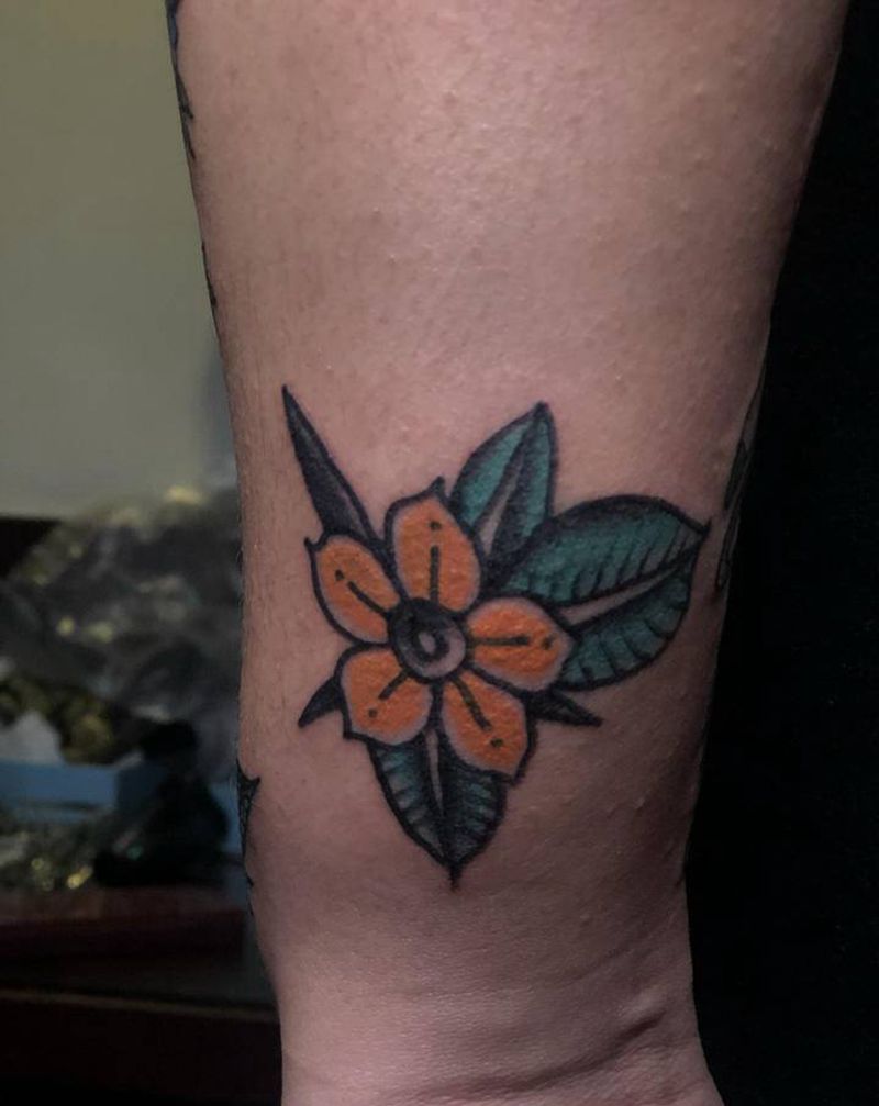 花纹身图片_手臂Old SchoolNew School纹身图案