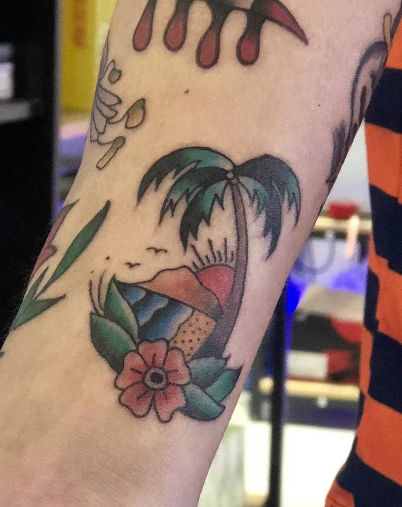 椰子树纹身图片_手臂Old SchoolNew School纹身图案