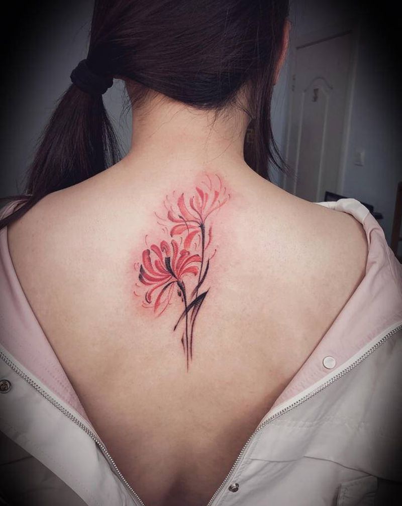 彼岸花纹身图片_背部颈部纹身图案