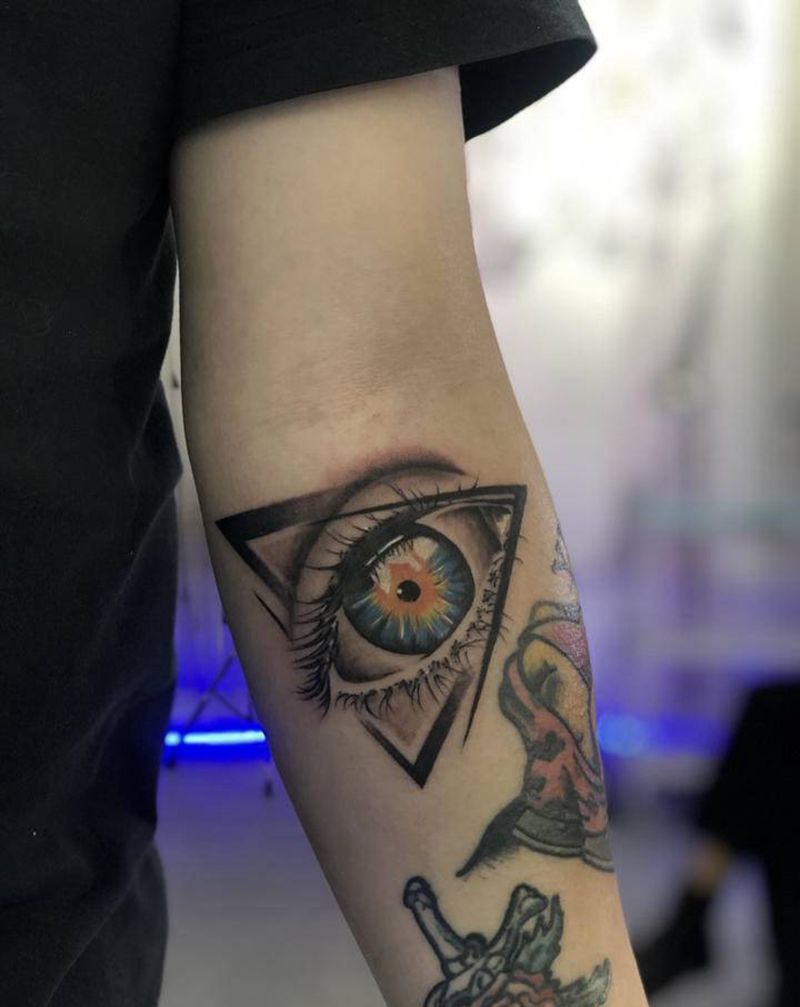 上帝之眼纹身图片_手臂水彩欧美写实纹身图案
