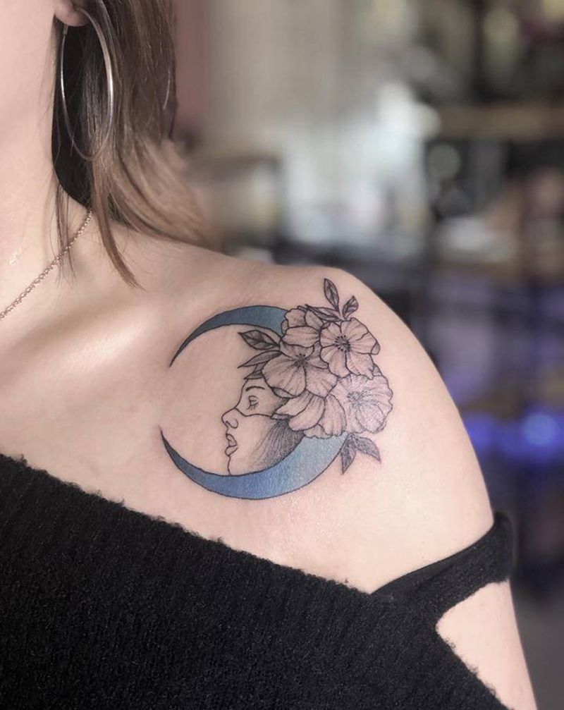 素花纹身图片_肩部几何点刺纹身图案