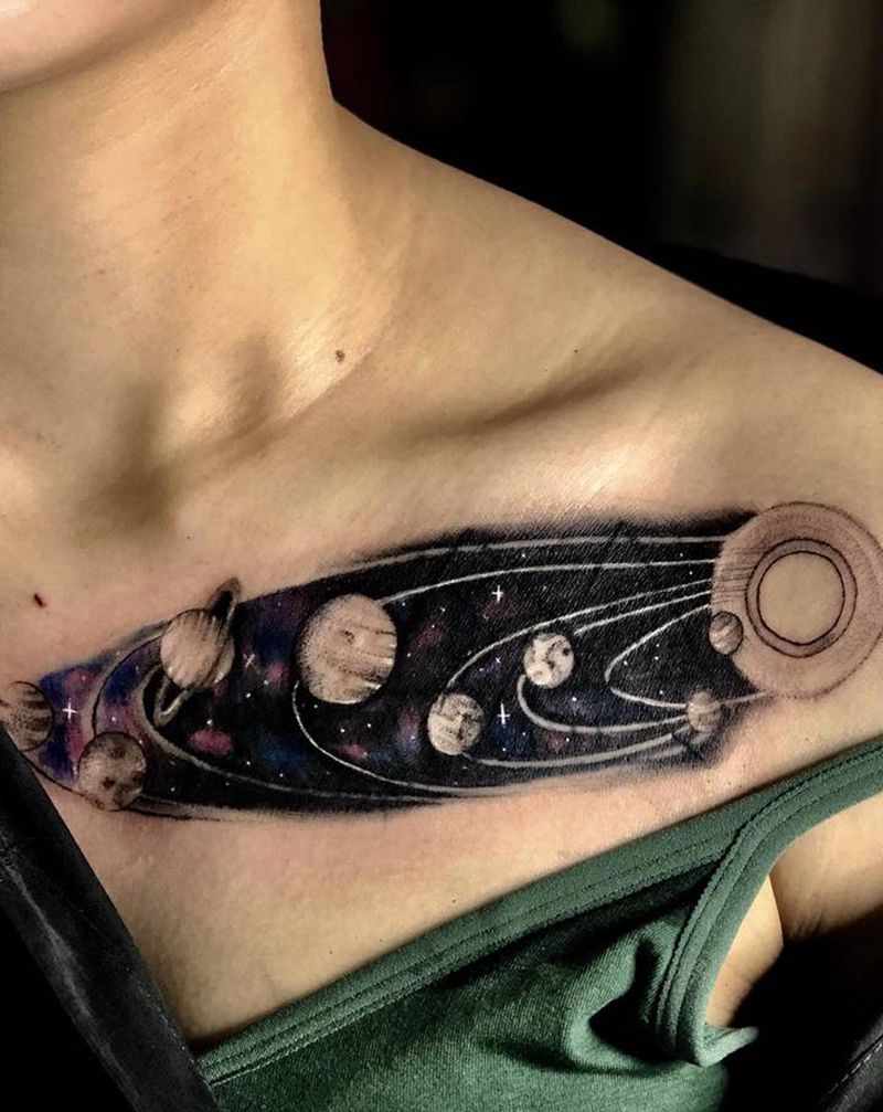 遮盖宇宙纹身图片_肩部水彩点刺纹身图案