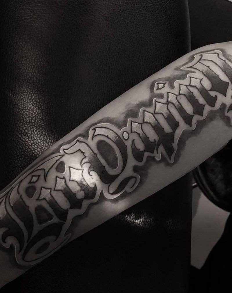 「花体字纹身」纹身图片_手臂花体字纹身图案