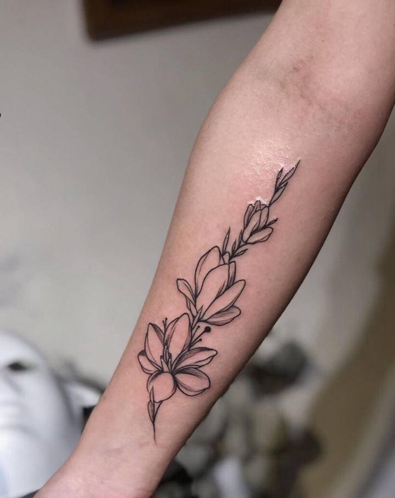 素花纹身图片_手部手臂水墨纹身图案