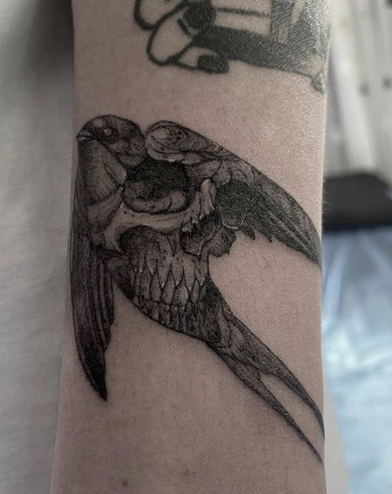 写实燕纹身图片_手臂欧美写实点刺纹身图案