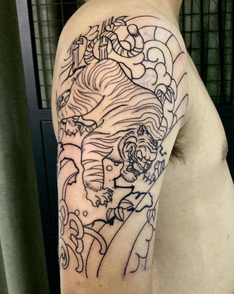 老传统老虎纹身图片_手臂老传统纹身图案