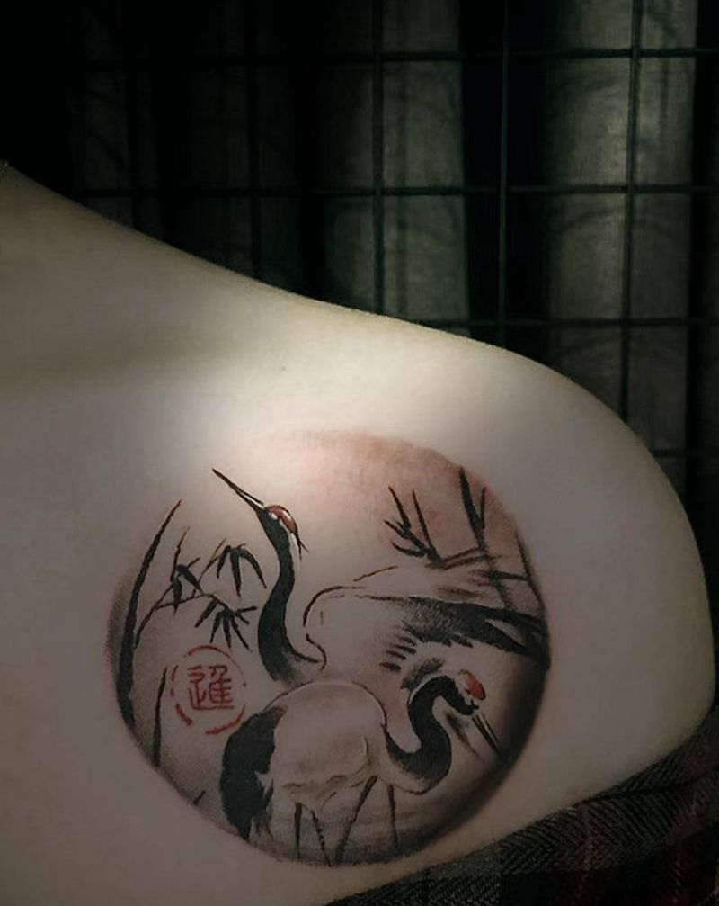 仙鹤纹身图片_肩部水墨纹身图案